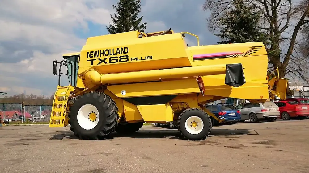 New Holland TX 68 Plus