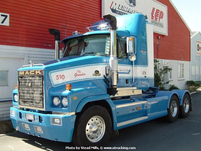 Mack TRIDENT Day Cab MP8 6x4 thumbnail 3