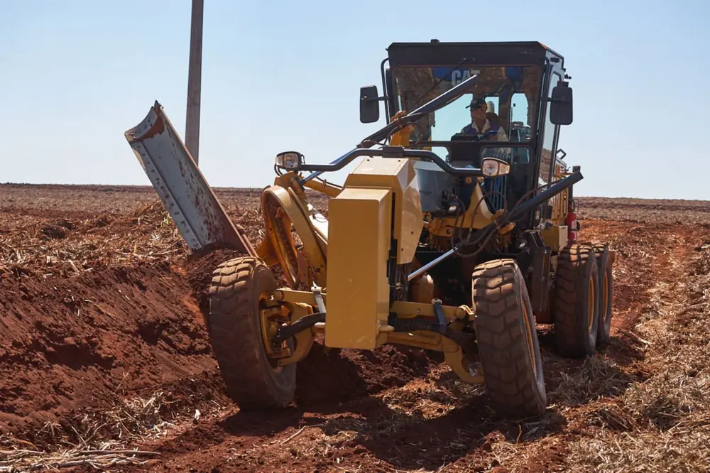 Caterpillar 120 AWD