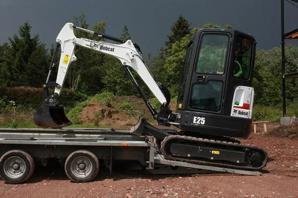 Bobcat E25