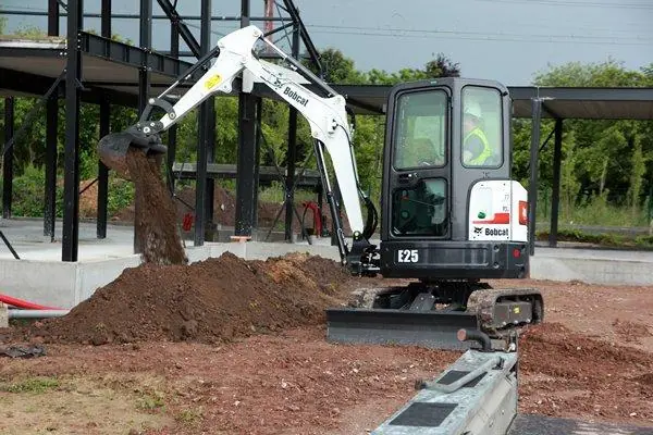 Bobcat E25 thumbnail 2